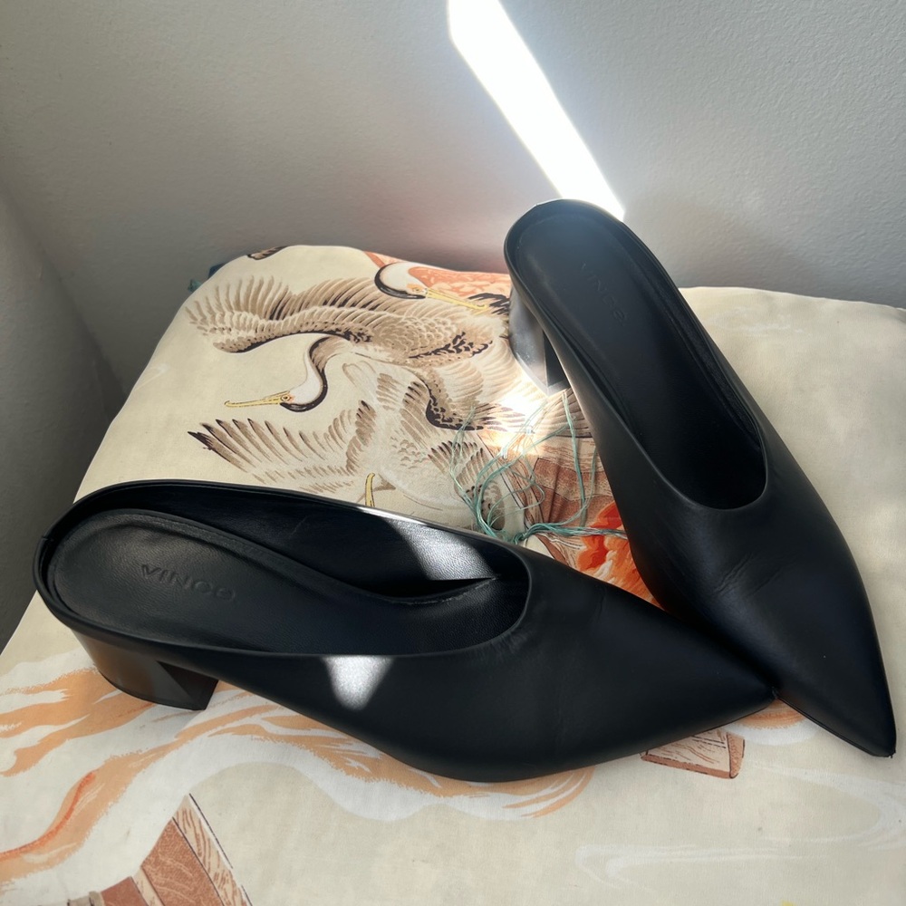 VINCE RALSTON POINTY TOE MULES 